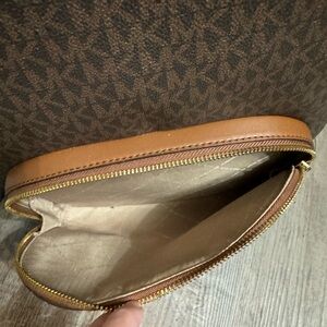 Micheal Kors medium size purse